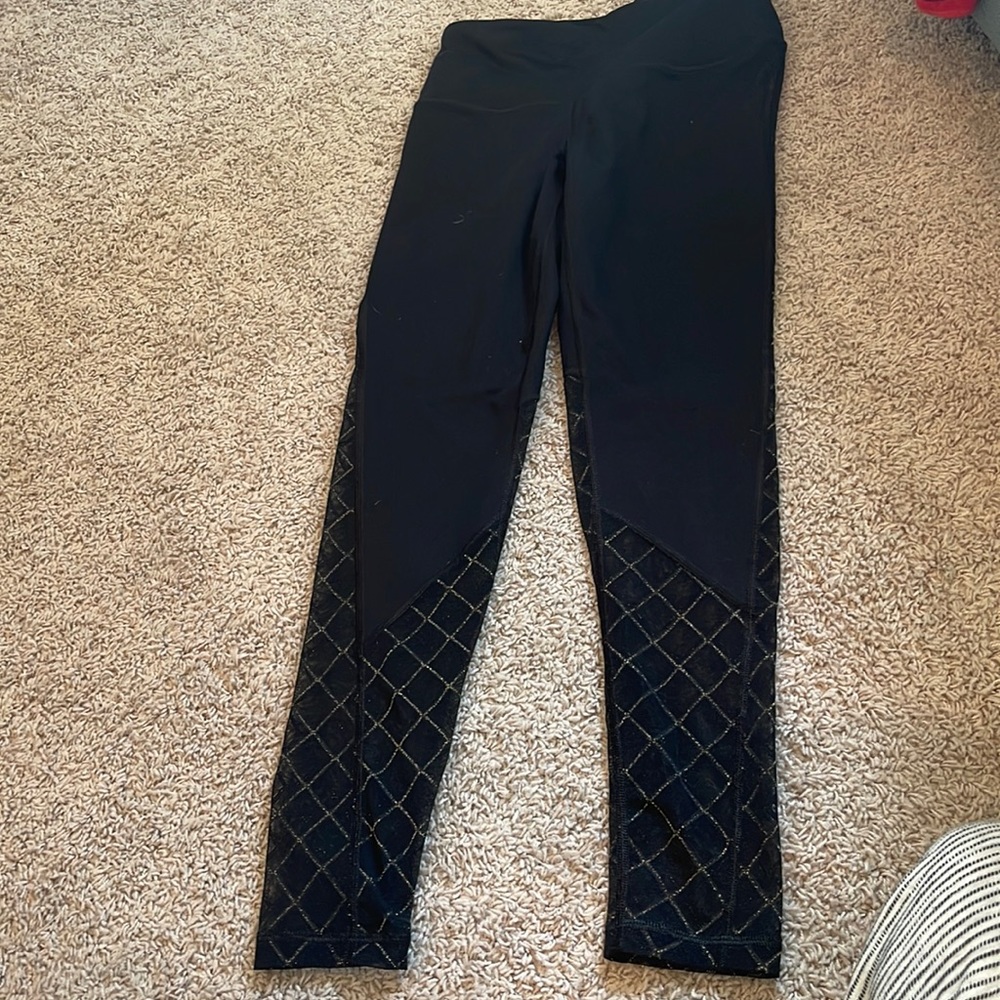 Victoria’s Secret crop workout leggings